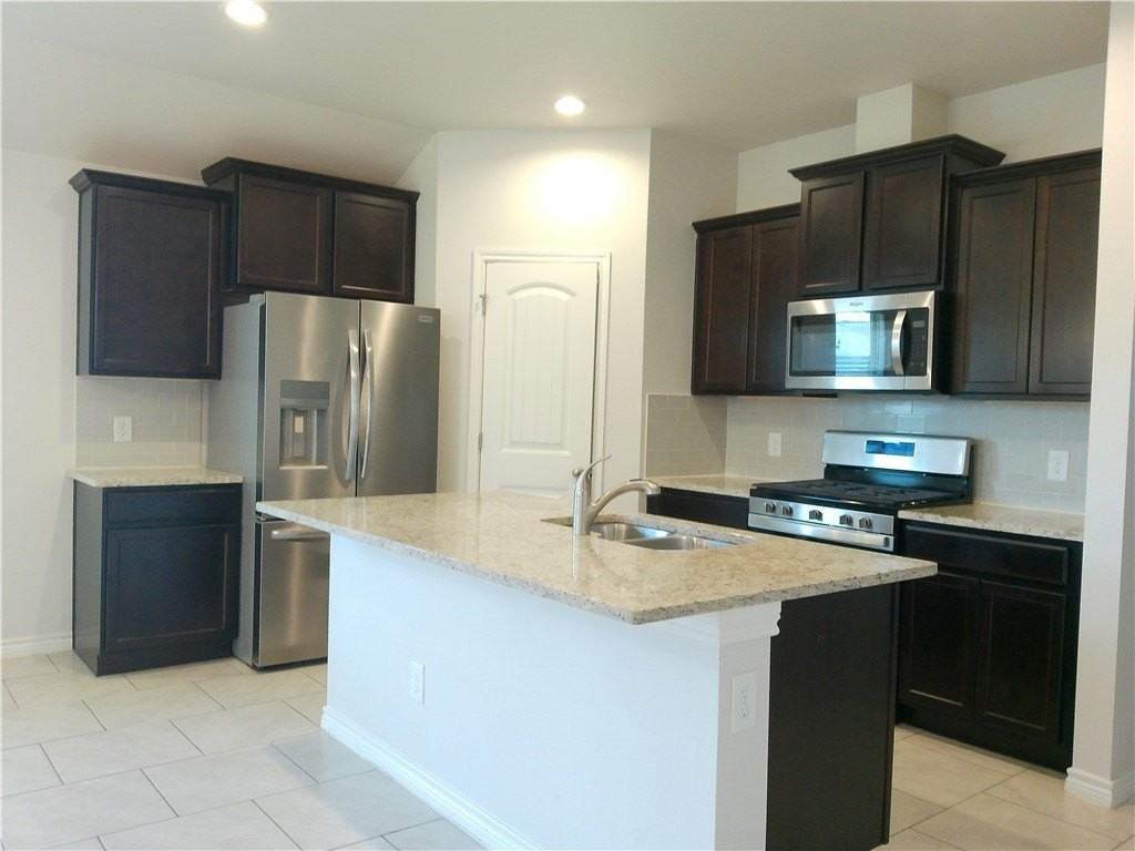 7701 Lariat Toss Dr - Photo 3 of 17