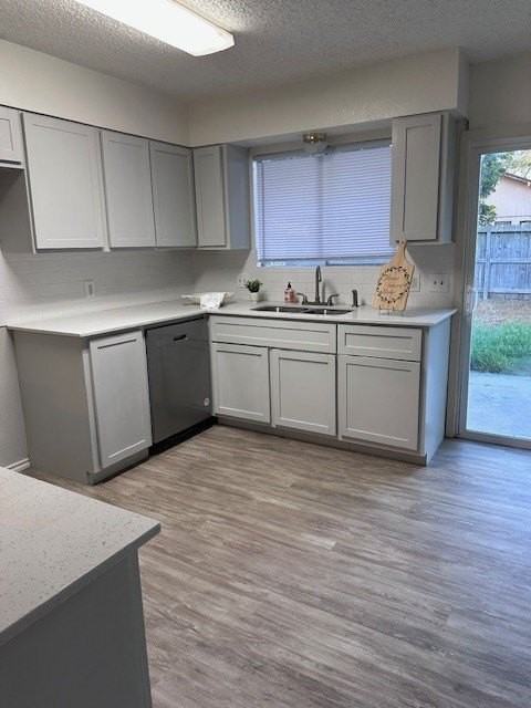 1125 Selkirk Dr - Photo 3 of 5