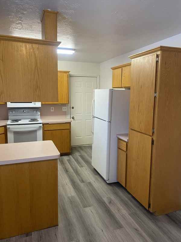 3823 E Michelle St - Photo 6 of 21