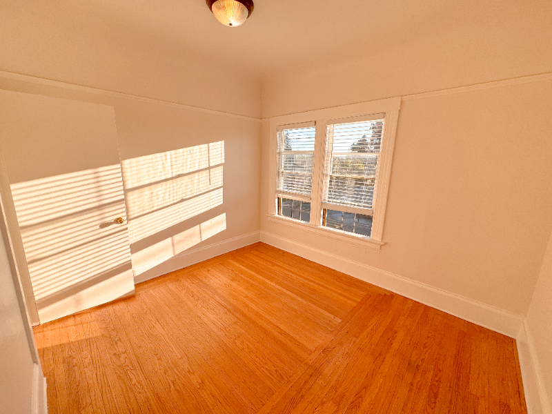 1539 Encinal Ave #9 - Photo 5 of 21