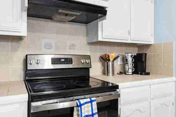 5001 Retama St - Photo 5 of 11