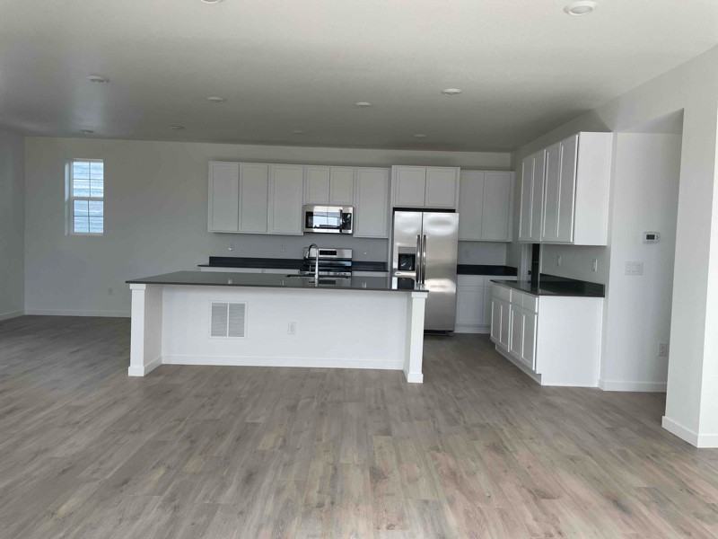 1919 S Fultondale Way - Photo 4 of 17