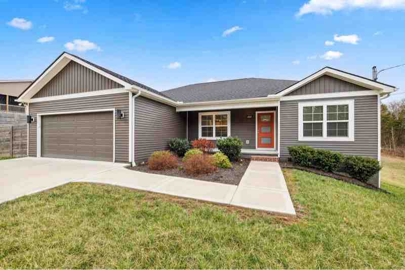 5009 Spring Creek Rd - Photo 2 of 20