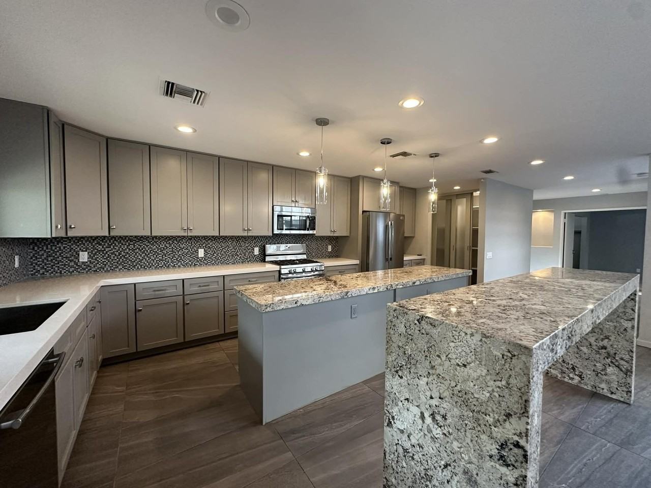 4 Saturn Cir - Photo 4 of 32