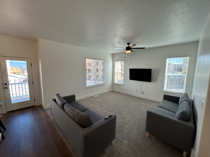 1298 N Sage Dr - Photo 2 of 17