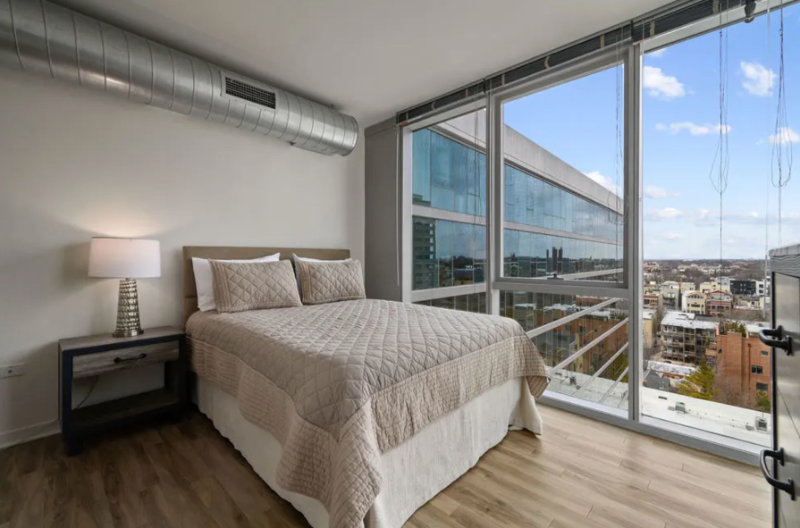 3720 N Halsted St - Photo 4 of 10