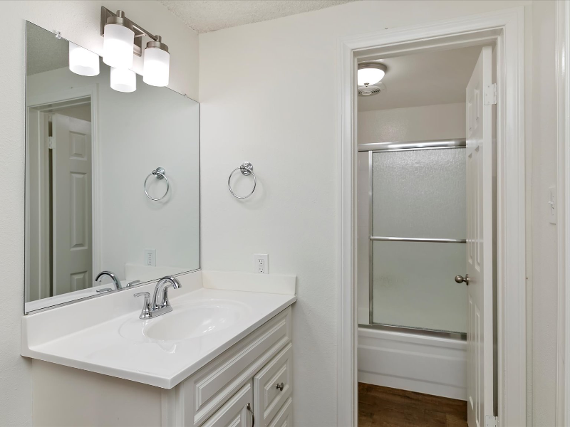 15120 Woodruff Ave - Photo 7 of 8