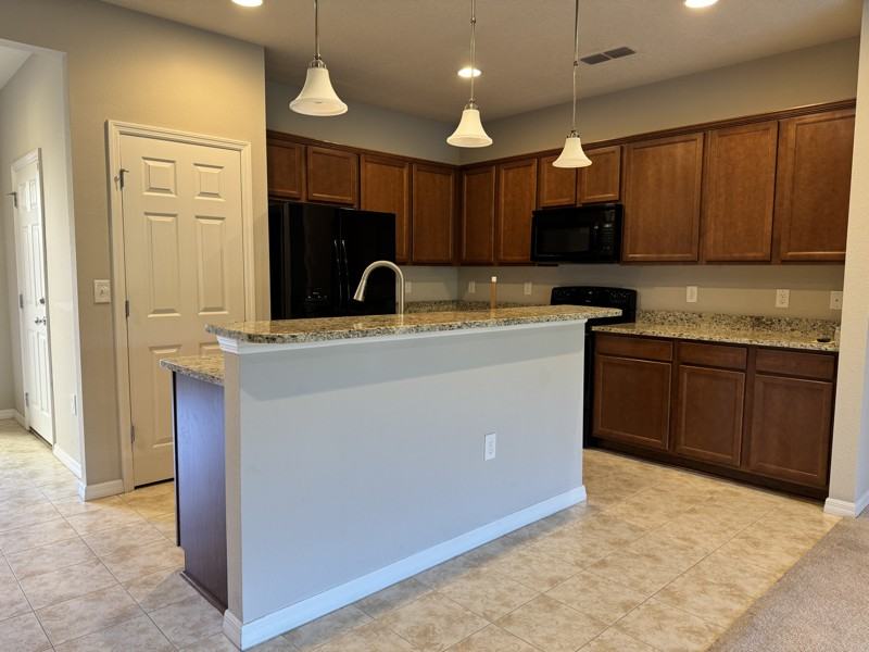 6977 Heatherton Ct - Photo 4 of 19