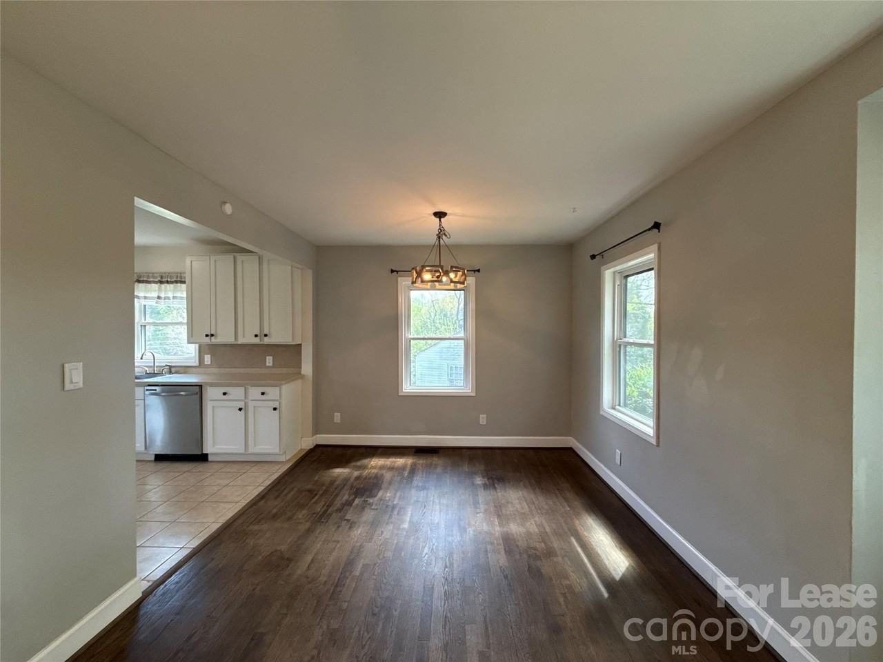 2520 Brentwood Pl - Photo 4 of 15