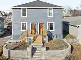 featured image of 121 Eldredge St #1L
