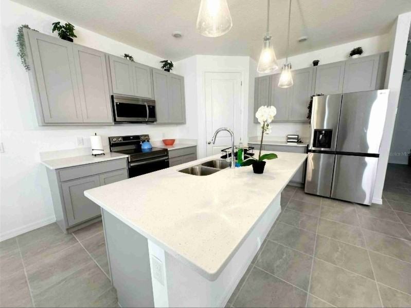 2058 Derwent Dr - Photo 3 of 18