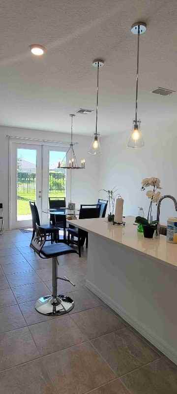 2058 Derwent Dr - Photo 5 of 18