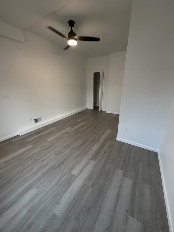 139 W Deer St #3 - Photo 2 of 10