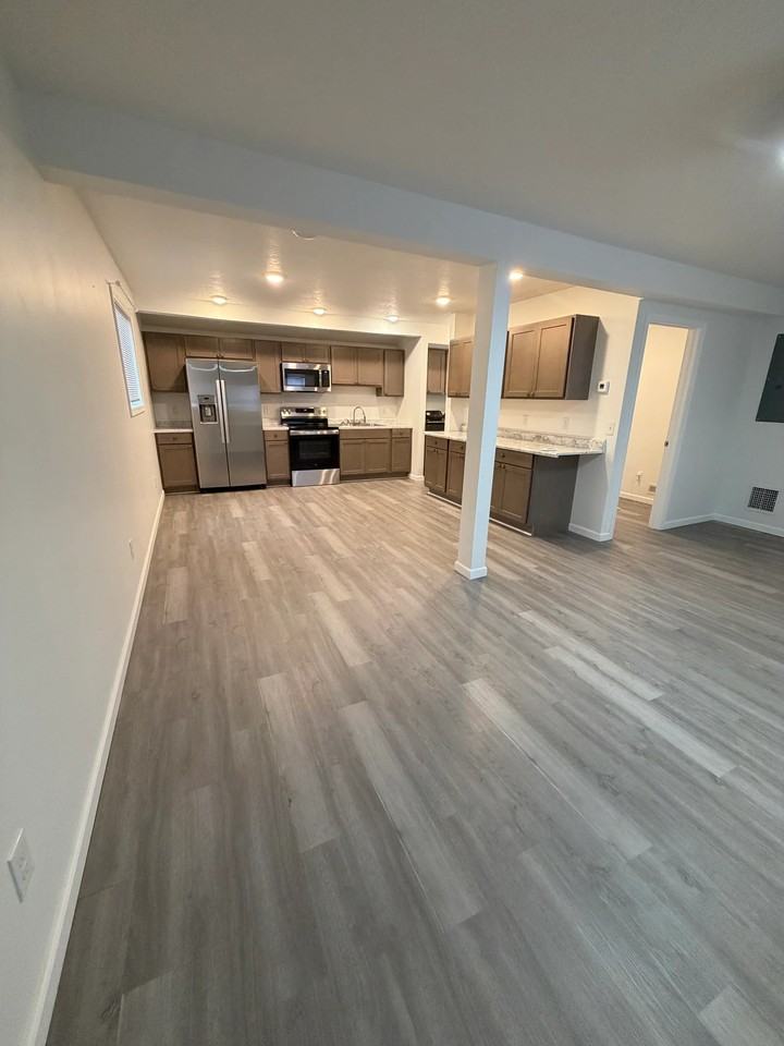 139 W Deer St #3 - Photo 3 of 10