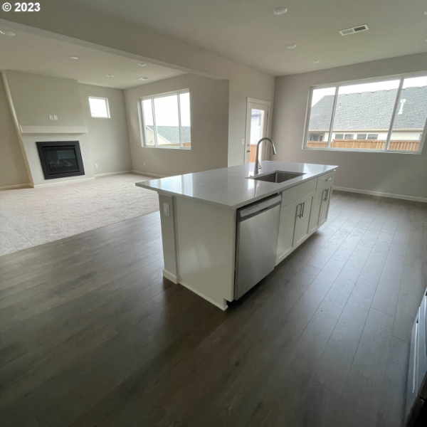2043 Se Osprey Ave - Photo 3 of 16