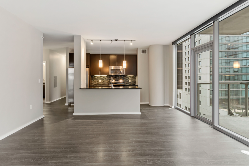 107 N Desplaines St - Photo 2 of 19