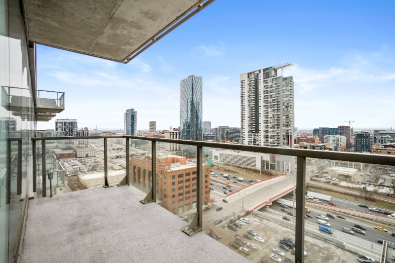 107 N Desplaines St - Photo 5 of 19