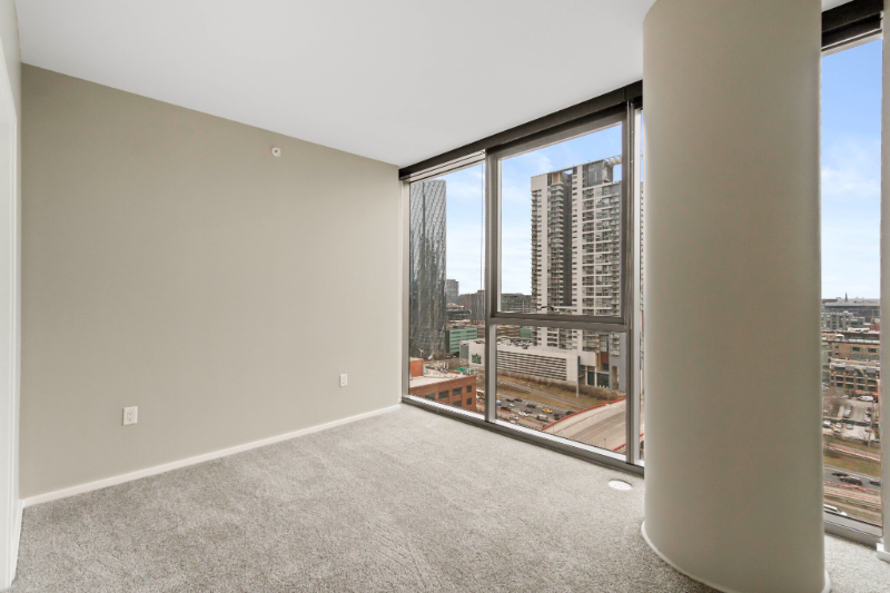 107 N Desplaines St - Photo 7 of 19