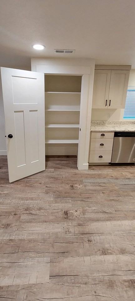 292 W Braeburn Ln - Photo 7 of 15