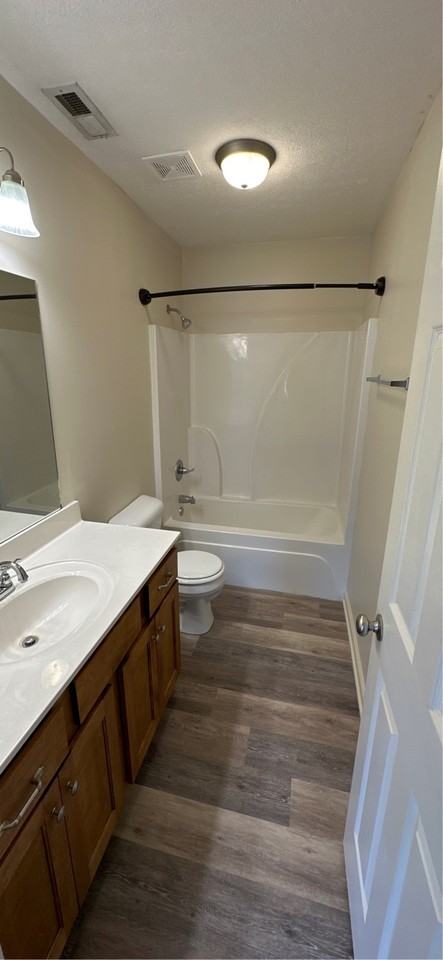 111 Ezra Ct #B - Photo 5 of 8