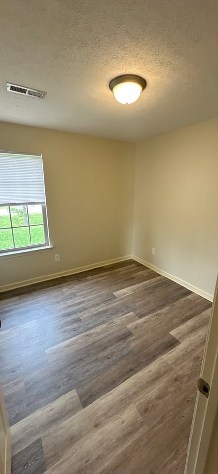 111 Ezra Ct #B - Photo 7 of 8