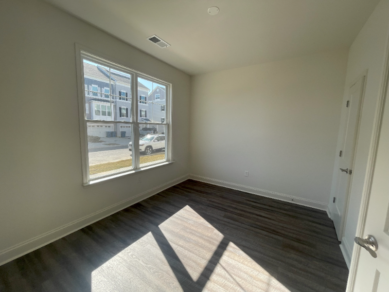 235 Jessica Lyn Ave - Photo 2 of 17