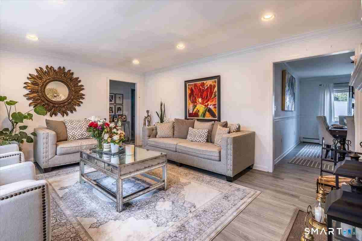 56 Linden St - Photo 4 of 22