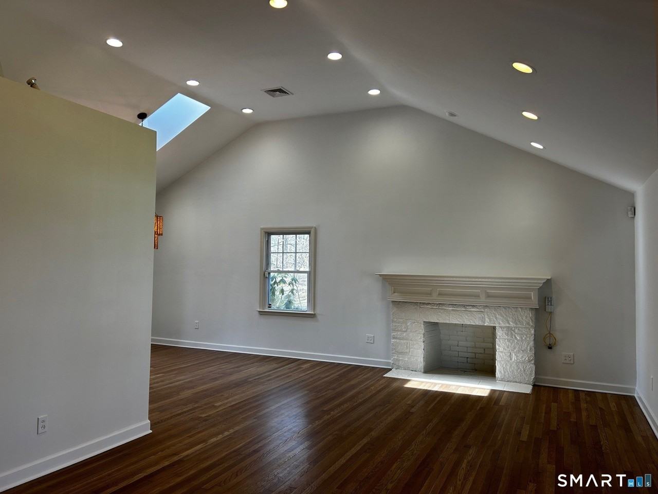 97 Godfrey Rd - Photo 5 of 33