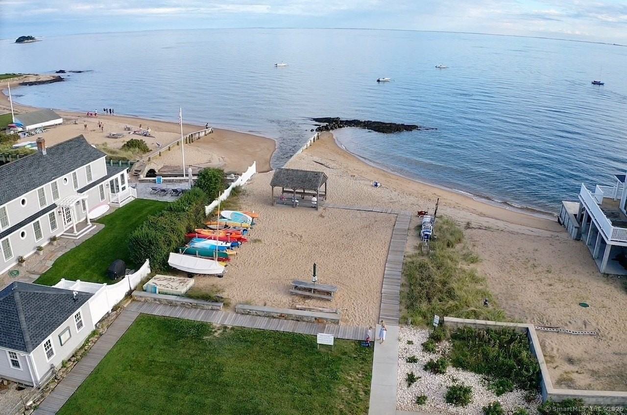 52 Overshores E - Photo 2 of 23