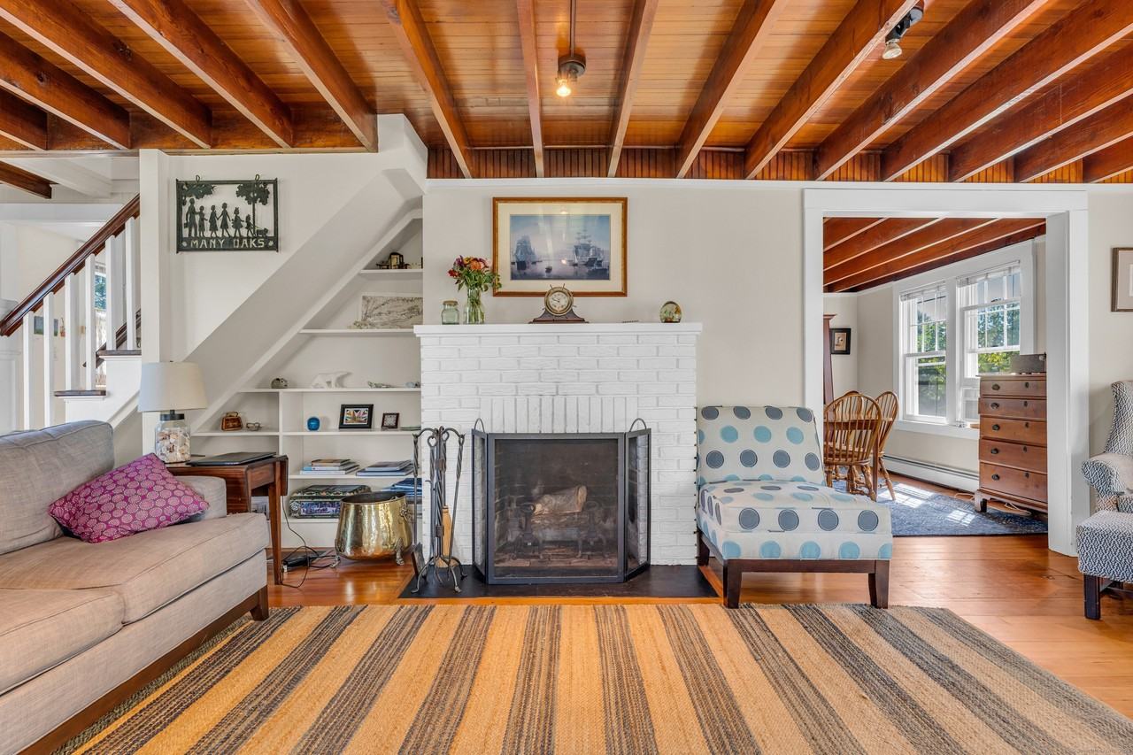 27 Ridgewood Ave - Photo 3 of 29