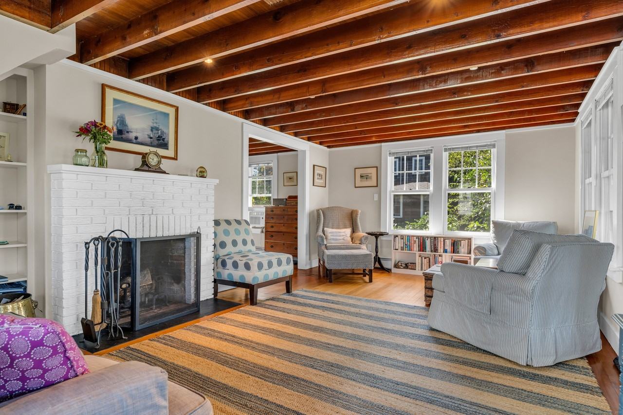 27 Ridgewood Ave - Photo 5 of 29