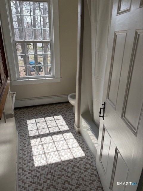 916 Windsor Ave Apt 2w - Photo 3 of 9