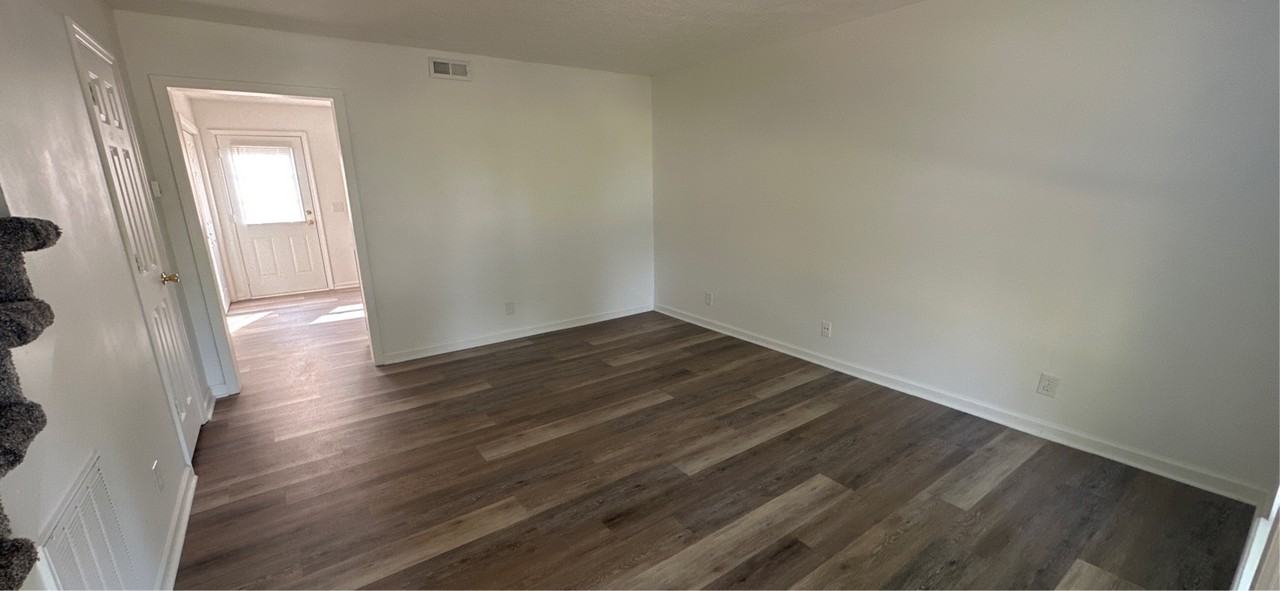 204 Highway 52 E #C - Photo 2 of 10