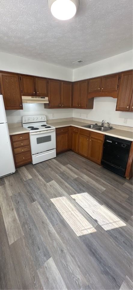 204 Highway 52 E #C - Photo 7 of 10