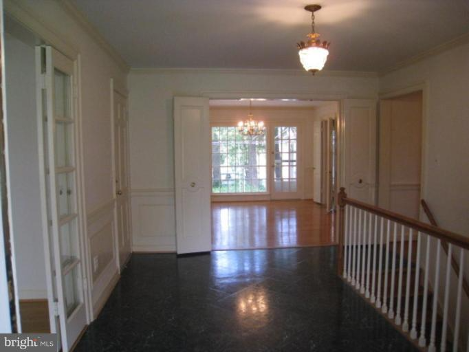 11132 Luxmanor Rd - Photo 3 of 5