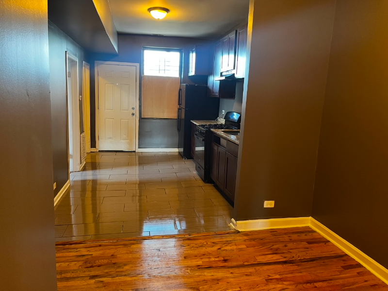 6641 S Eberhart Ave #3N - Photo 2 of 3
