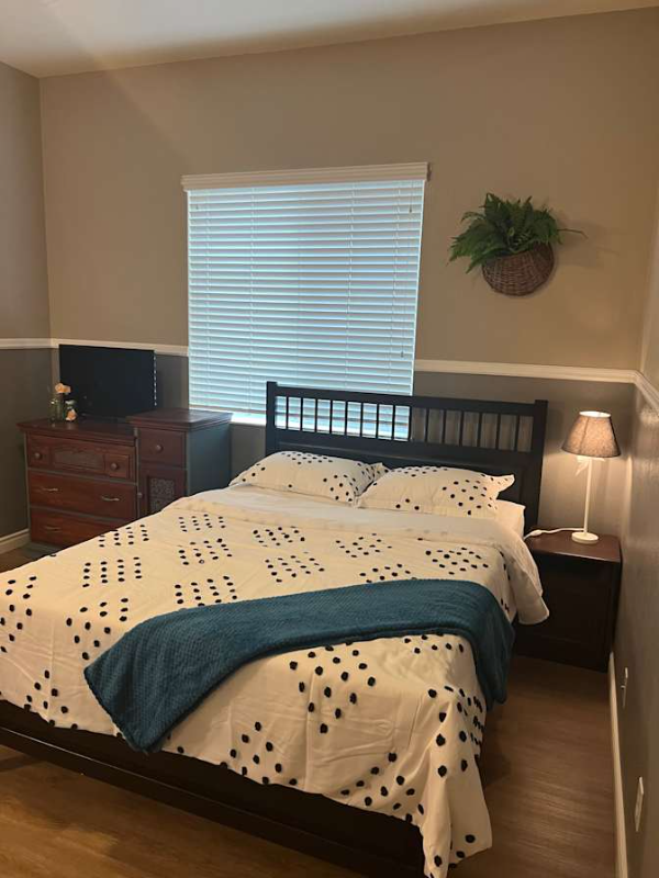 1685 Rose Ave - Photo 3 of 15