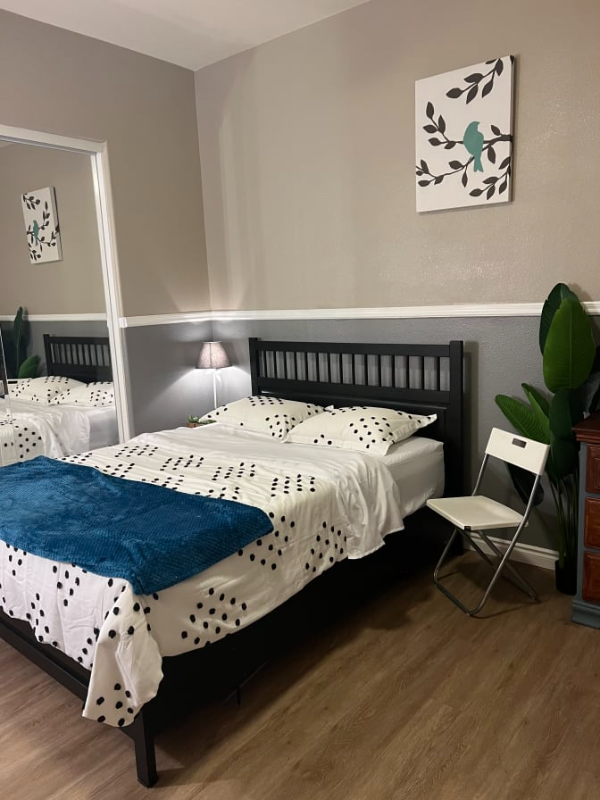 1685 Rose Ave - Photo 5 of 15