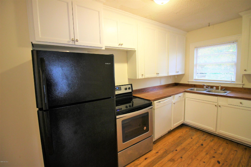 503 S Oak St - Photo 5 of 13