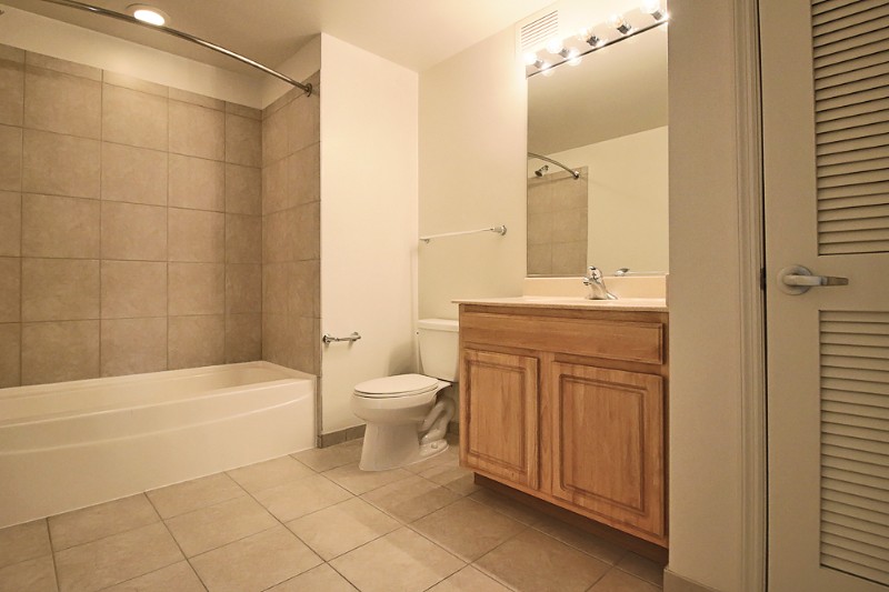 545 W Kinzie St - Photo 7 of 16