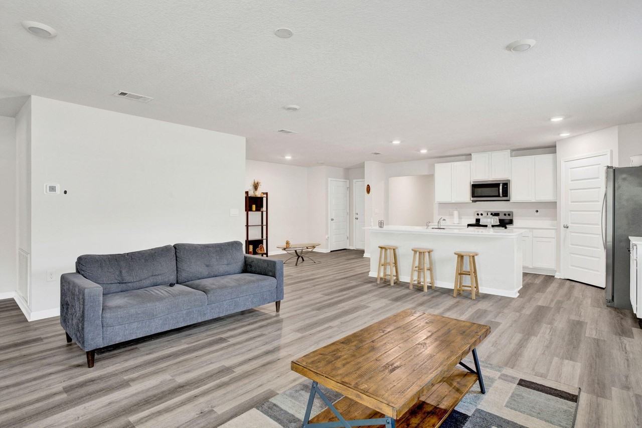 535 Mary Lou Way - Photo 3 of 37