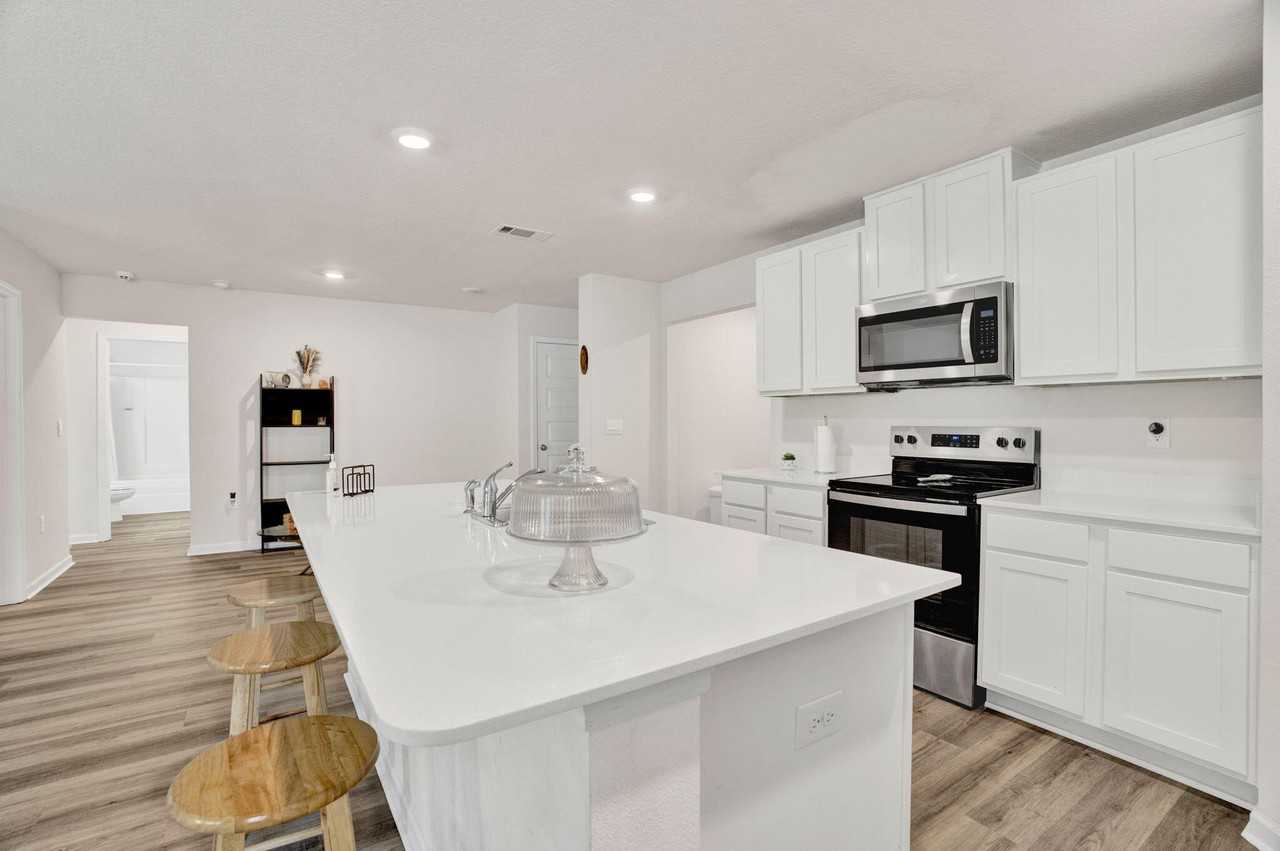 535 Mary Lou Way - Photo 4 of 37