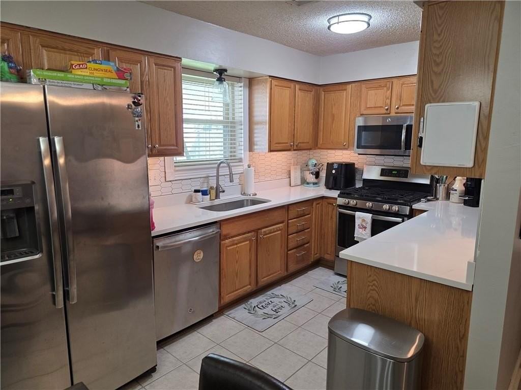 148 Ehret Pl - Photo 3 of 15