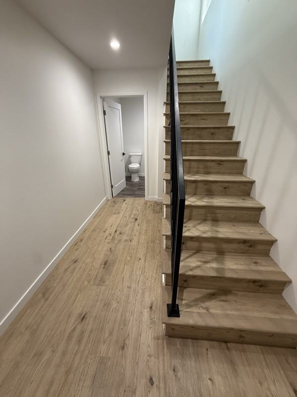 6519 Broadway Ave - Photo 2 of 12