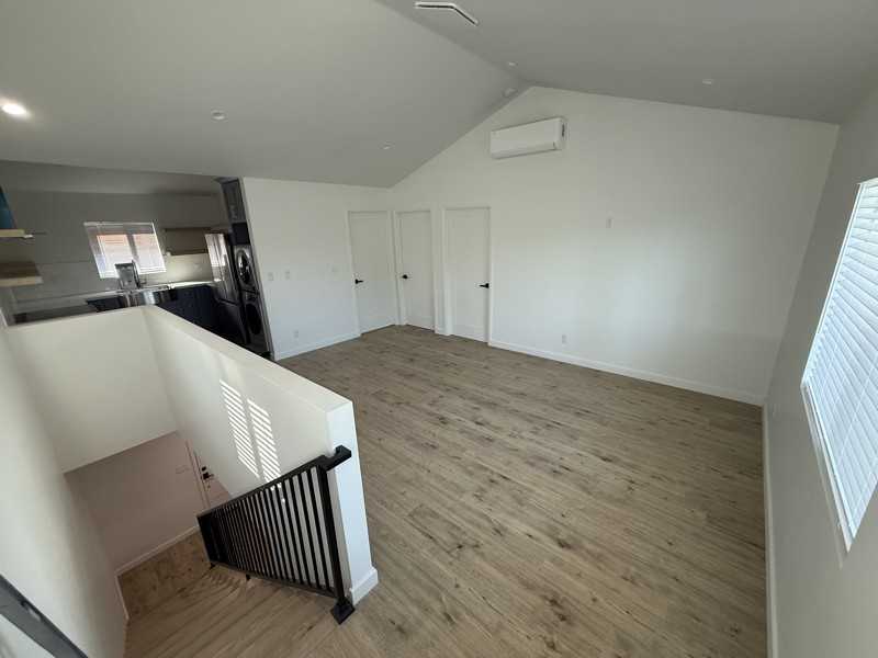 6519 Broadway Ave - Photo 4 of 12