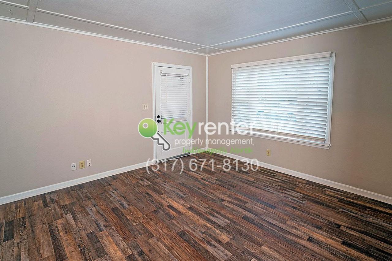 1445 North St - Photo 2 of 18