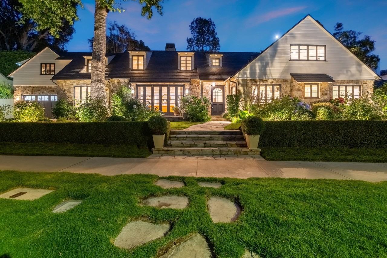 Private - Photo 3 of 50