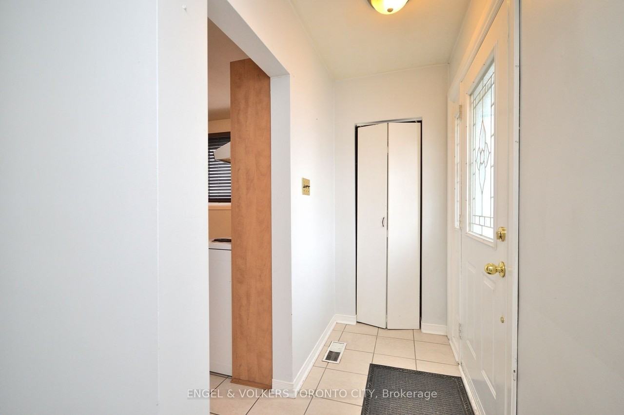 60 Lindsay Ave Main Fl - Photo 2 of 15