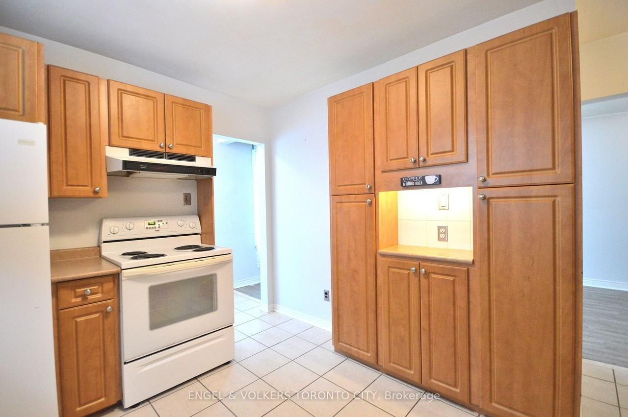 60 Lindsay Ave Main Fl - Photo 6 of 15