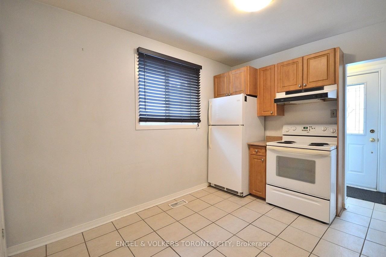 60 Lindsay Ave Main Fl - Photo 7 of 15